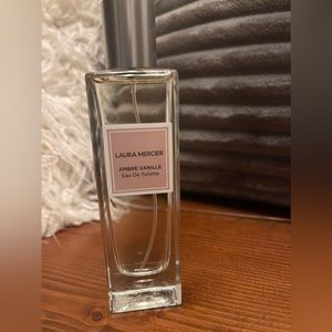 LAURA MERCIER
AMBRE VANILLE
Eau De Toilette